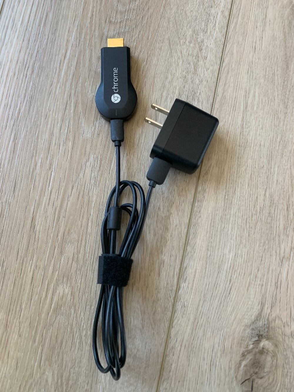 Google Chromecast Stick Streaming Device 1st Gen for HDMI video connection